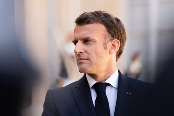 Tribune des généraux : Macron critique en privé “le vrai visage” de Marine Le Pen, “celui des milices et des putschistes !”