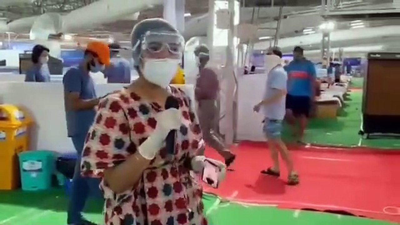 ये है इंदौर... हम लड़ेंगे, और जीतेंगे भी, राधा स्वामी परिसर में गाने गाते डॉक्टर, झूम उठे कोरोना मरीज