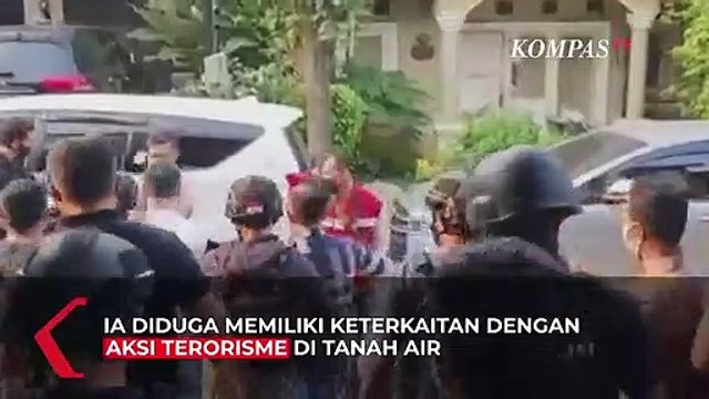 Polisi Temukan Cairan dan Serbuk Bahan Peledak di Markas FPI, Aziz : Itu Buat Bersihin WC
