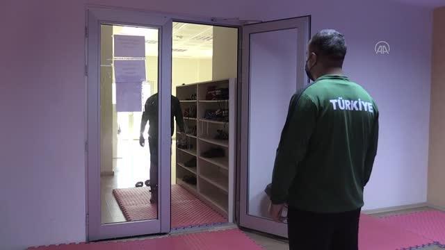 İşitme engelli genç güreşçi Yunus Emre'nin hedefi dünya şampiyonasında altın madalya