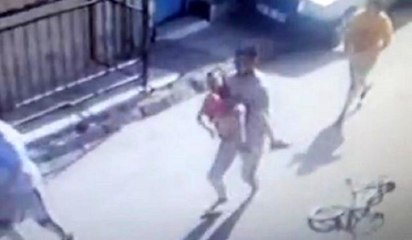 Son dakika! İzmir'de 8 yaşındaki çocuk tabancayla vuruldu: O anlar kamerada