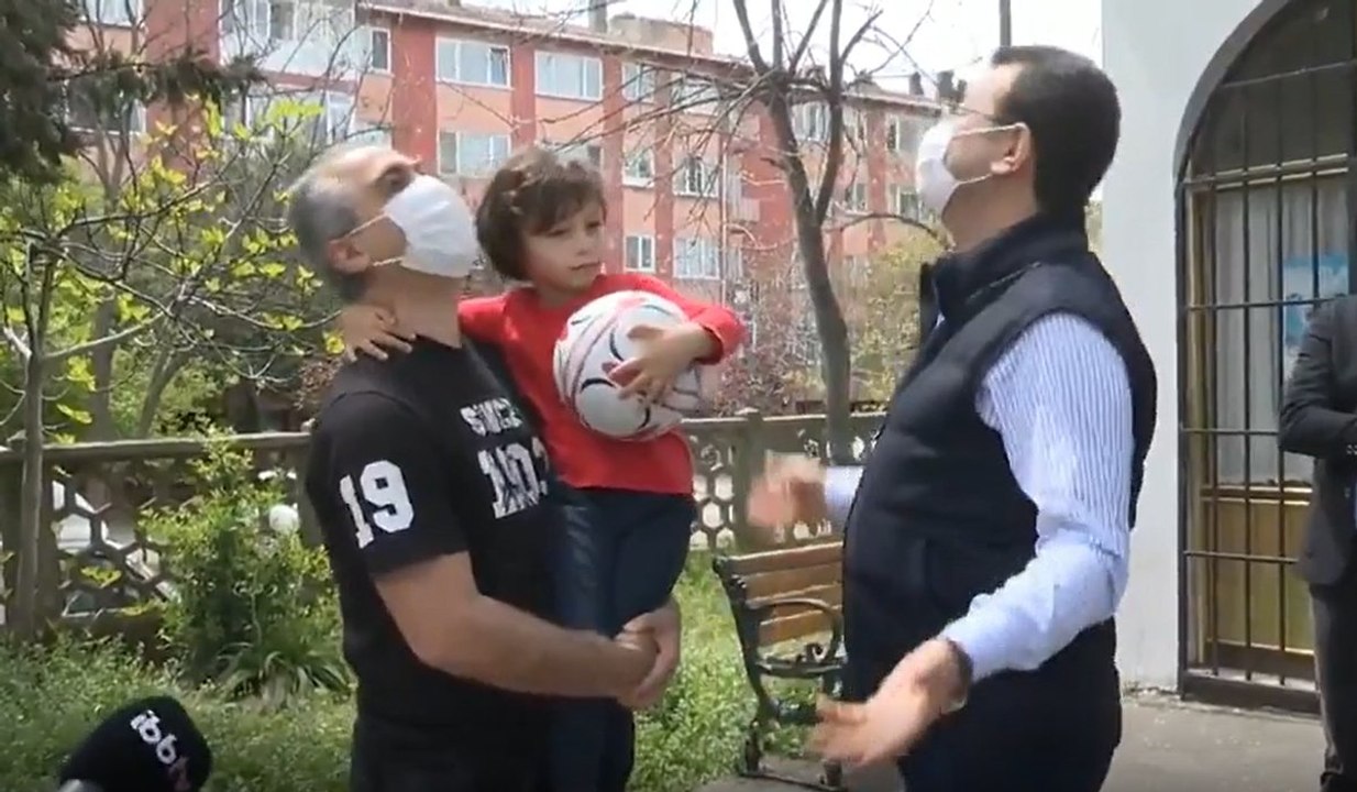 İmamoğlu ile küçük Bora arasında güldüren diyalog