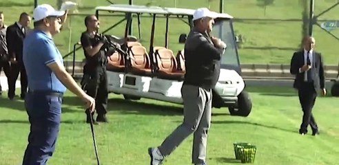 Bakan Çavuşoğlu golf oynadı