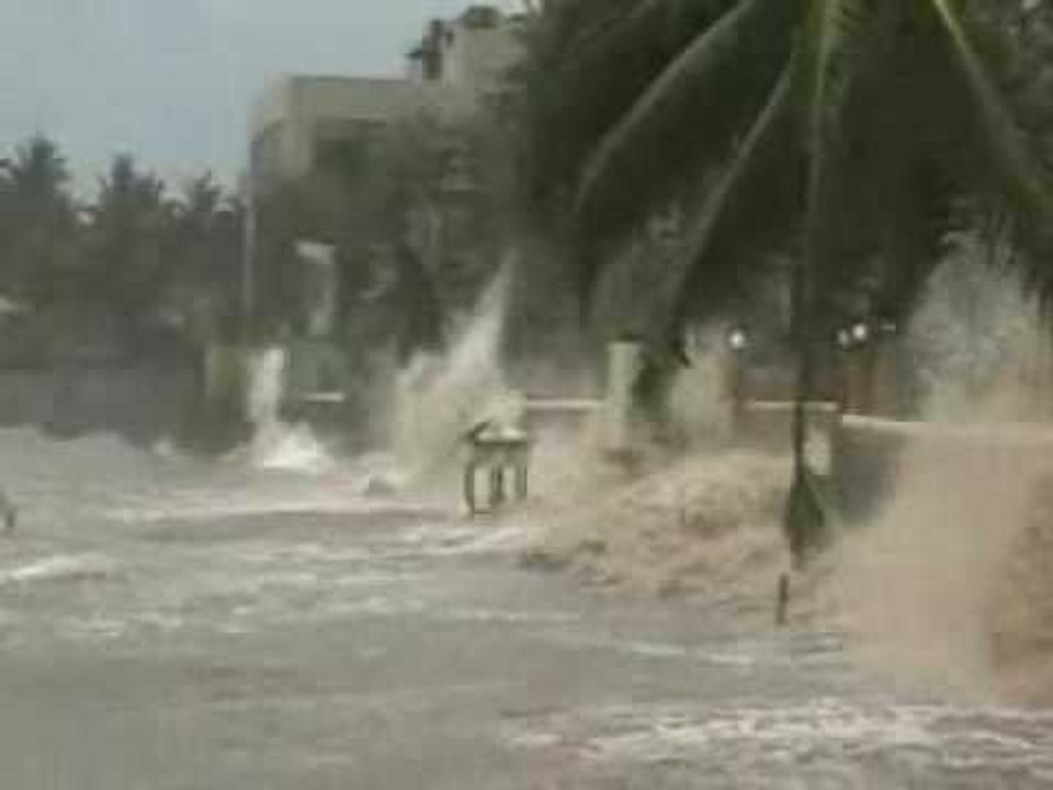 High Tide in Mumbai