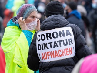 "Wir schauen genau hin" - Verfassungsschutz beobachtet "Querdenker"