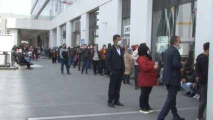 Kaymakamlıkların önünde “seyahat belgesi” kuyruğu