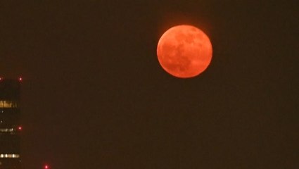 Supermoon shines bright over London