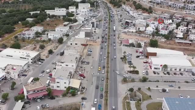 Tam kapanma öncesi yine aynı görüntü! Bodrum'un girişinde uzun araç kuyrukları oluştu