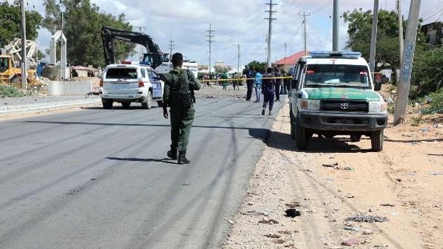 - Mogadişu'da bomba yüklü araçla saldırı: 3 ölü