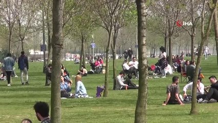 Kısıtlamaya 1 gün kala vatandaşlar sahile akın etti