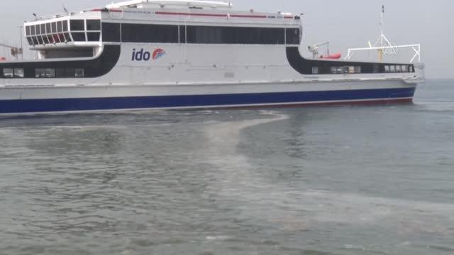 Yalova sahilinde deniz salyası nedeniyle beyaz tabaka oluştu