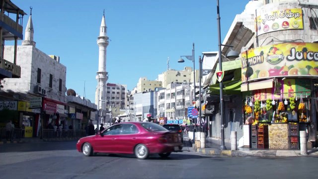 الأردن يلغي حظر التجول أيام الجمعة بعد انخفاض الإصابات بكوفيد-19