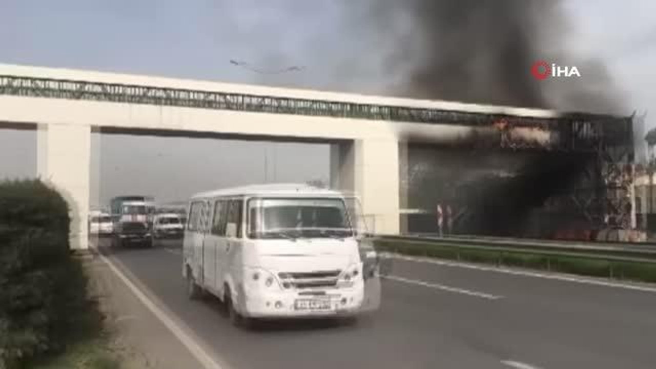 Bursa'da korku dolu anlar: Üst geçit alev alev yandı