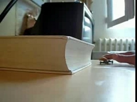 Kickflip to salade grind