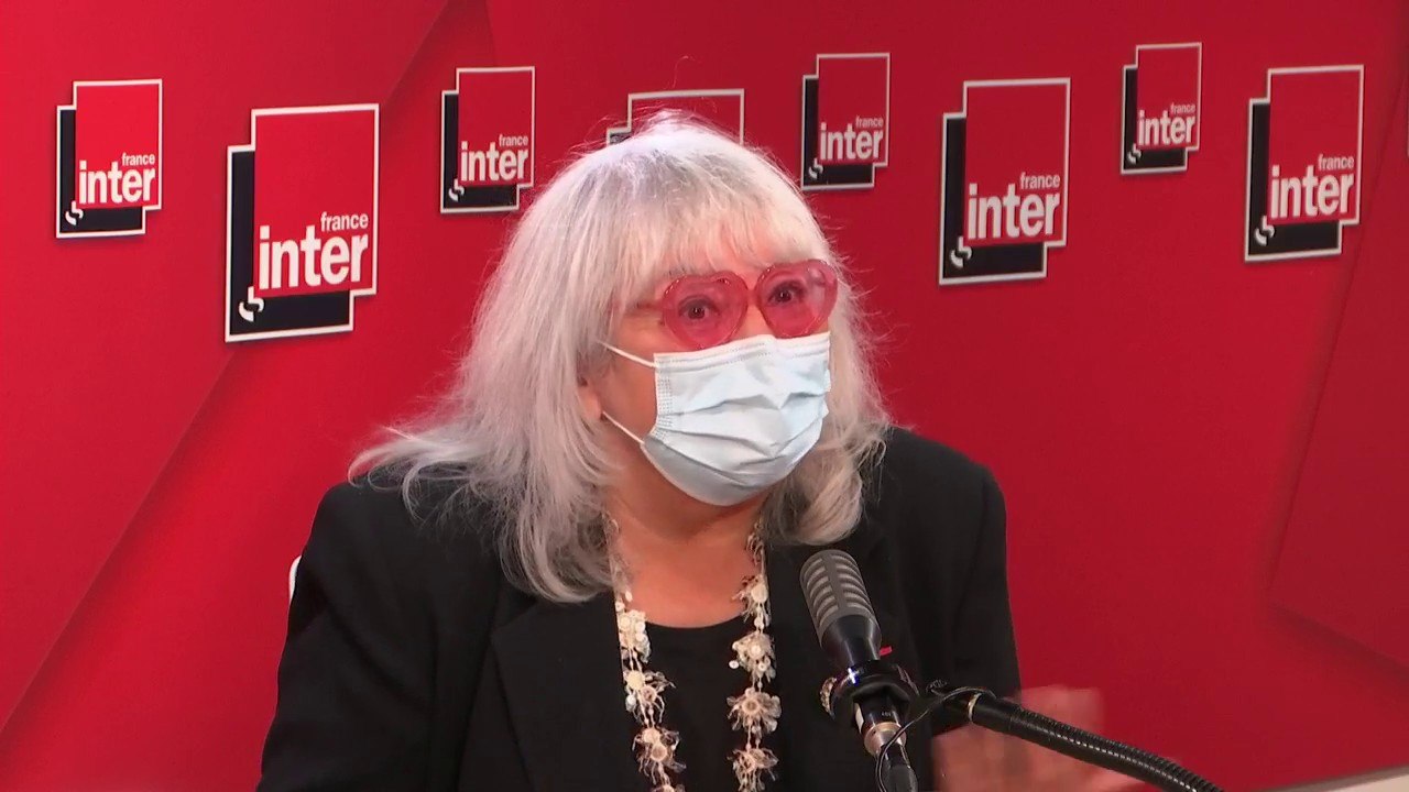 "J'ai quatorze ans dans ma tête, et puis il y a le miroir. Malédiction de miroir!" (Susie Morgenstern)