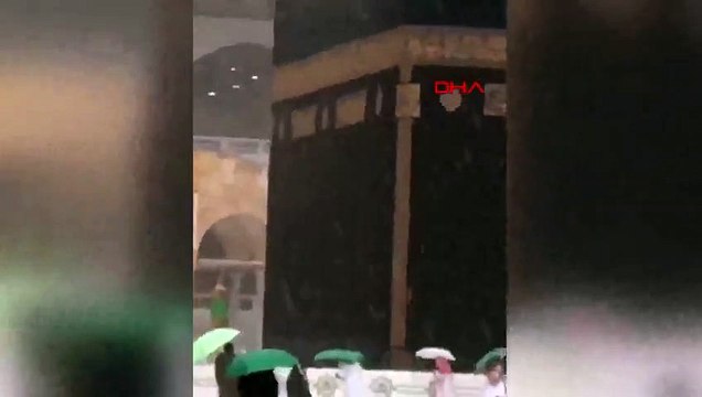.Mekke'ye ceviz büyüklüğünde dolu yağdı