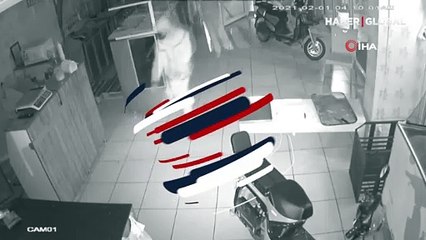 Çalacak bir şey bulamayan hırsızlar baklava çaldı