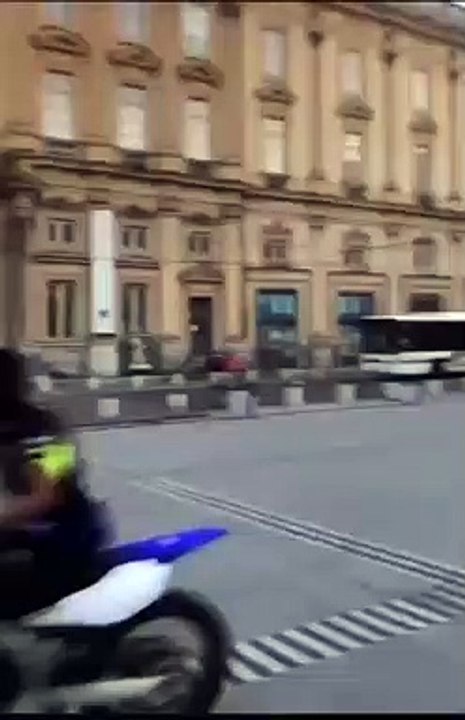 Rodéos dans la ville de Lyon Place des Terreaux