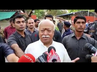 #IWillVote | RSS's Sarsanghachalak Mohan Bhagwat casts vote in Nagpur | Loksabha2019