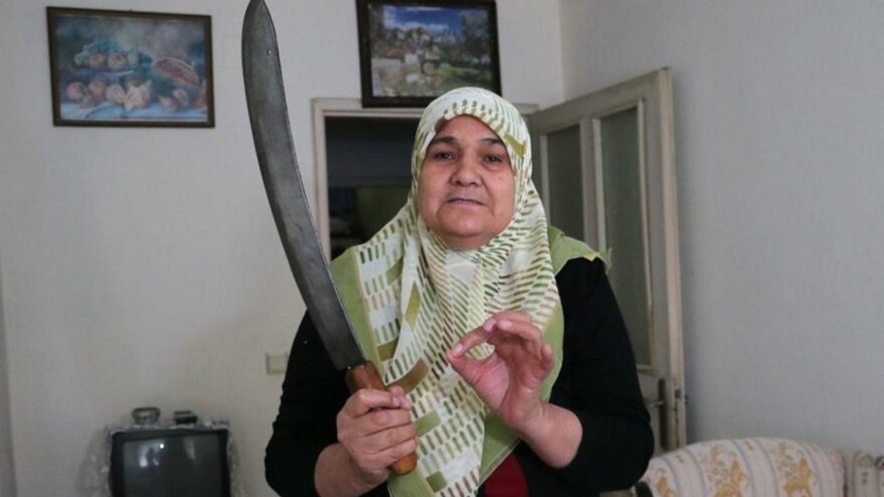 Devlet maaşını kesti, oğlu tehdit etti: Seni kıyma yapacağım