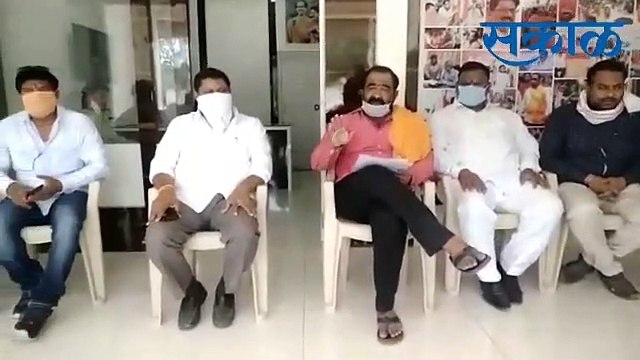 शेतकऱ्यांच्या टाळूवरचे लोणी खाणाऱ्या बँक अधिकाऱ्यांनी चक्क आमदारांना गंडविले