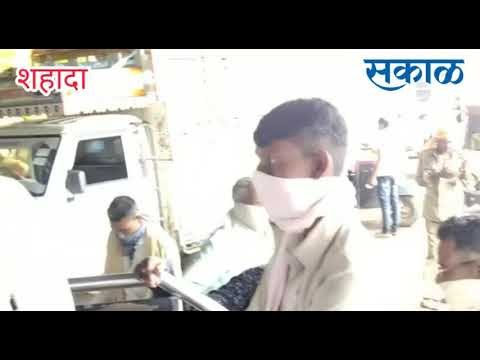 चक्क युरिया खरेदीसाठी शेतकऱ्यांच्या रांगा....