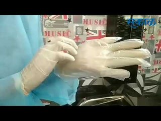 कटिंग करण्यासाठी ग्राहकांनी दुकानात गर्दी