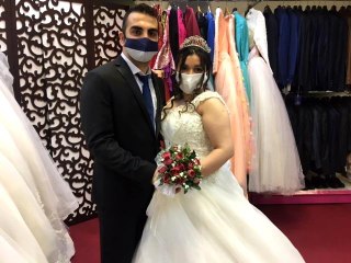 Gelinlik giyme hayali, evlenip çocuk sahibi olduktan sonra gerçek oldu