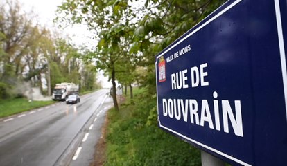 L'eau d'un ruisseau devient bleue à Ghlin