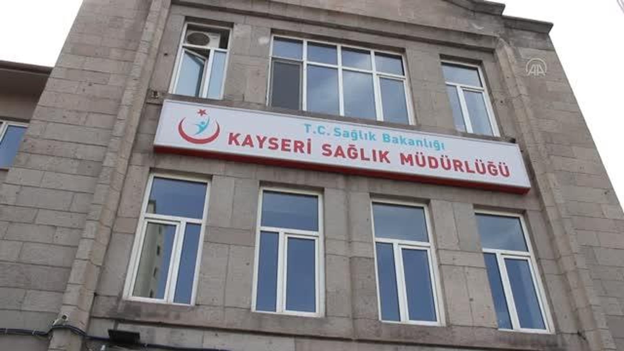 Meslek lisesi öğrencilerinin ürettiği 20 bin "N95" maske sağlık çalışanlarına dağıtılacak
