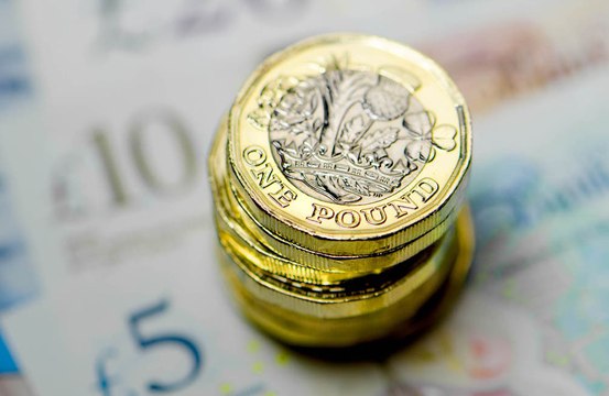 Man causes flight cancellation by throwing coins into plane engine