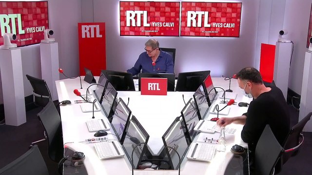 Henri Salvador chante J'aime tes g'noux adapté de Shame Shame Shame