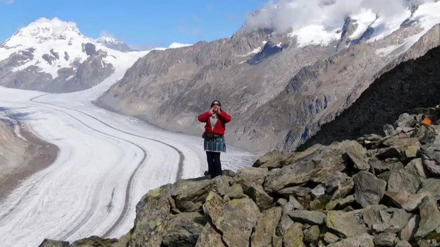 “O iodelei não tem nada de bruxaria”: cantora dá toque moderno ao tradicional canto dos Alpes