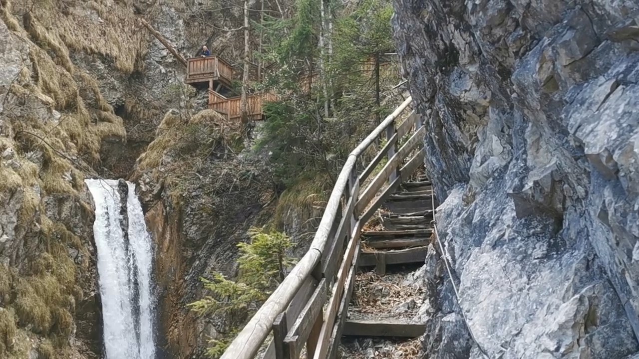 Auf den Spuren der Wolfsklamm