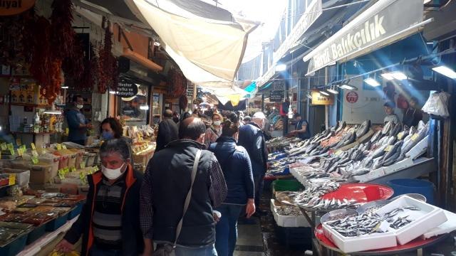 - Kemeraltı Çarşısı'nda 'tam kapanma' öncesi alışveriş yoğunluğu