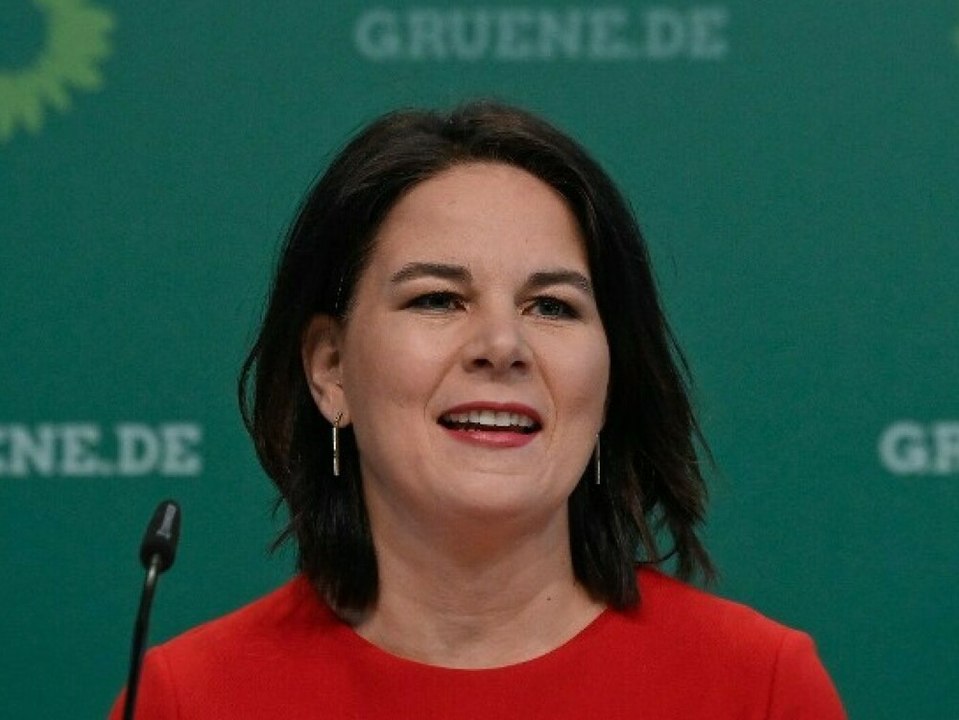 Auch Baerbock für Begrenzung der Kanzler-Amtszeit