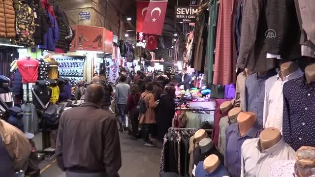 Tam kapanma öncesi yollarda ve kent merkezlerinde hareketlilik arttı