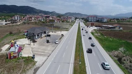 D 180 kara yolunda "tam kapanma" öncesi araç yoğunluğu arttı