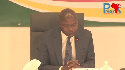 "S'il n’avait pas ce parrainage on aurait assisté selon les estimations à 139 candidatures", réplique le porte parole du Gouvernement