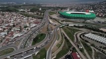 Tam kapanmaya saatler kala şehir trafiği durma noktasına geldi