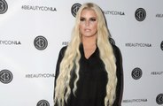 Jessica Simpson joga balança fora: ‘Não tenho ideia de quanto me peso’