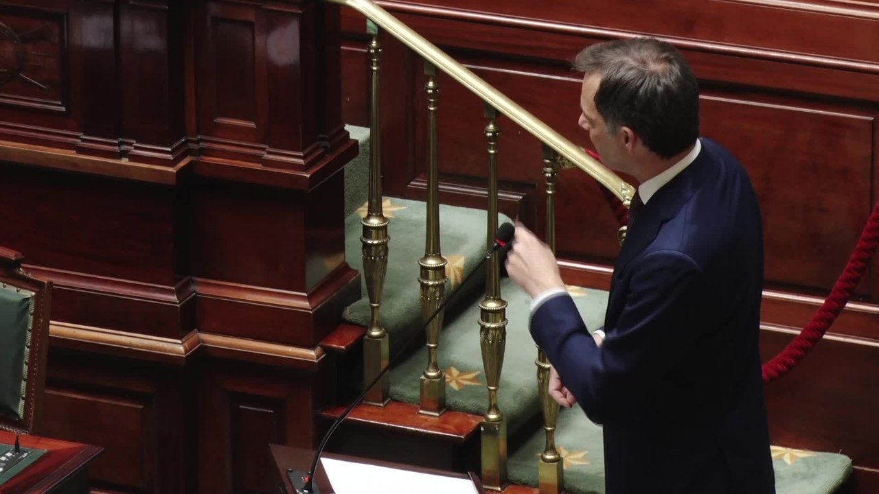 Salaires: le gouvernement espère toujours un accord des partenaires sociaux