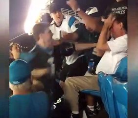 Tribünde yaşlı adama feci dayak