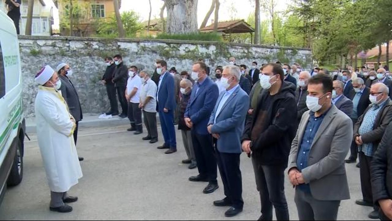 Korona virüse yenik düşen gazeteci Soner Toros son yolculuğuna uğurlandı