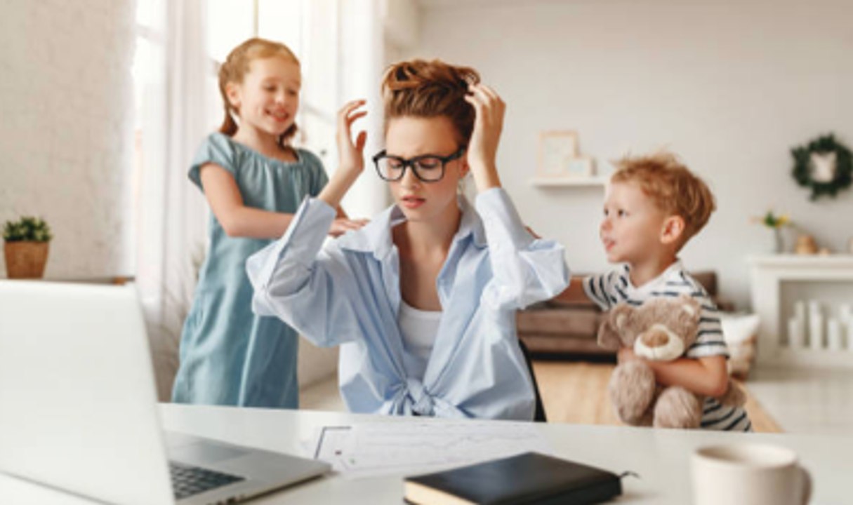 Easy Strategies for Parents Struggling to Manage Work-From-Home Interruptions
