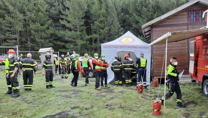 Download Video: Catania - Esercitazione sull'Etna dei Vigili del Fuoco (29.04.21)