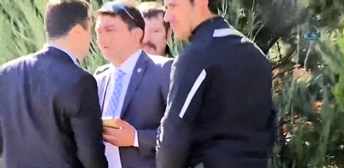 Cumhurbaşkanı Erdoğan'ın koruma ekibine verilen yerli silahlar görüntülendi