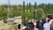 Kırgızistan-Tacikistan sınırında taş atma kavgası çatışmaya dönüştü: 3 ölü, 81 yaralı