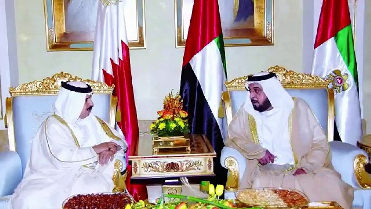 سيف بن زايد آل نهيان ينعى معلما بحرينيا.. تعرف عليه