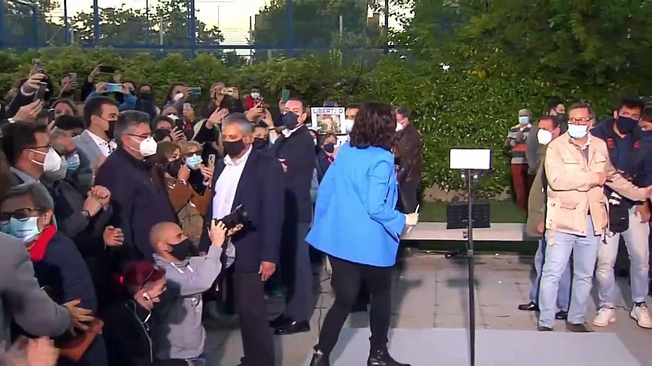 Isabel Díaz Ayuso participa en un acto de campaña en Pinto